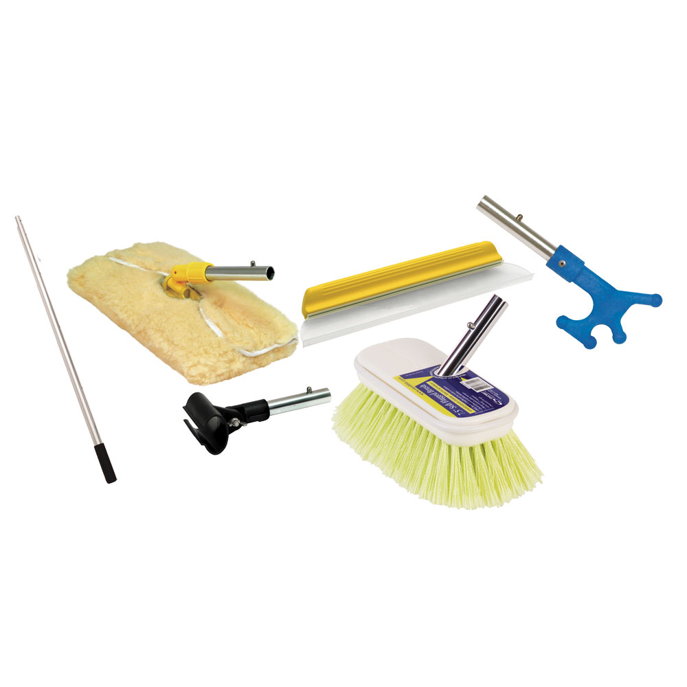 Set of cleaning accessories for waterfed poles.