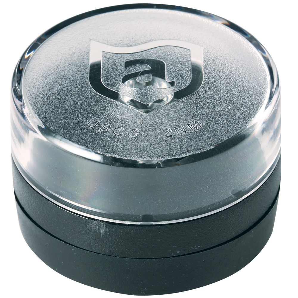 Marine navigation light with reflective top