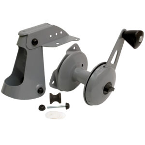 Heavy-duty trailer winch with mounting bracket