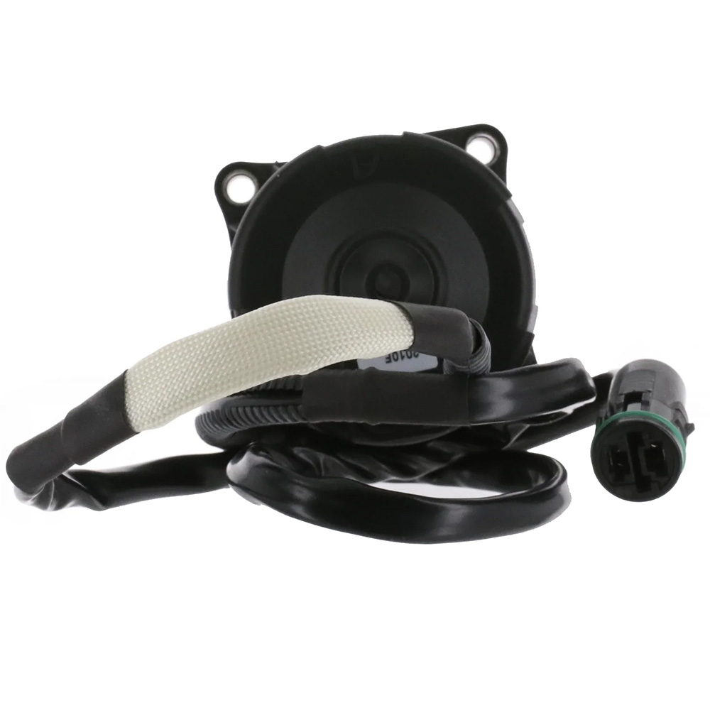 Automotive connector cable with plug