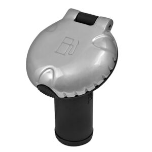 Metallic fuel cap with flipping latch